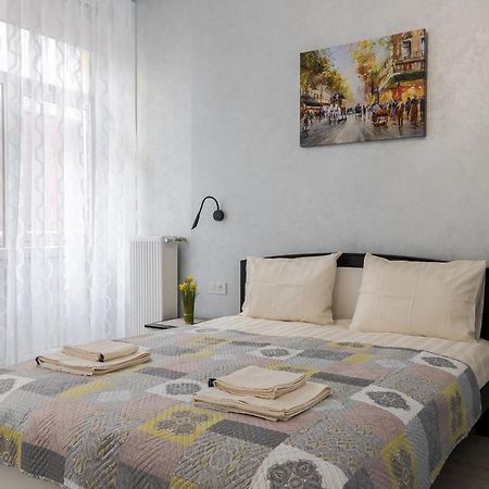 Golden Violin ! Apartments Lviv S ภายนอก รูปภาพ