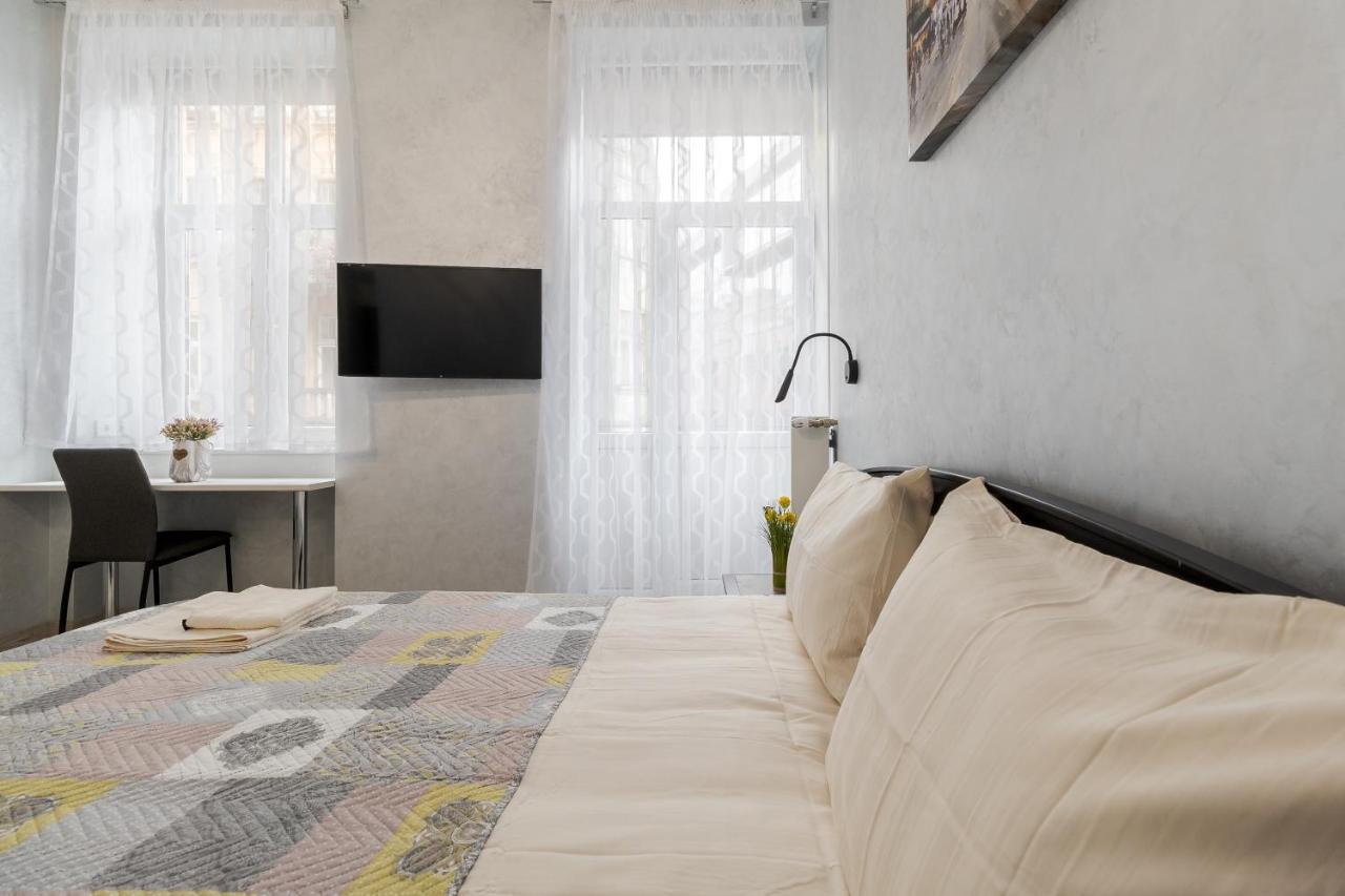 Golden Violin ! Apartments Lviv S ภายนอก รูปภาพ