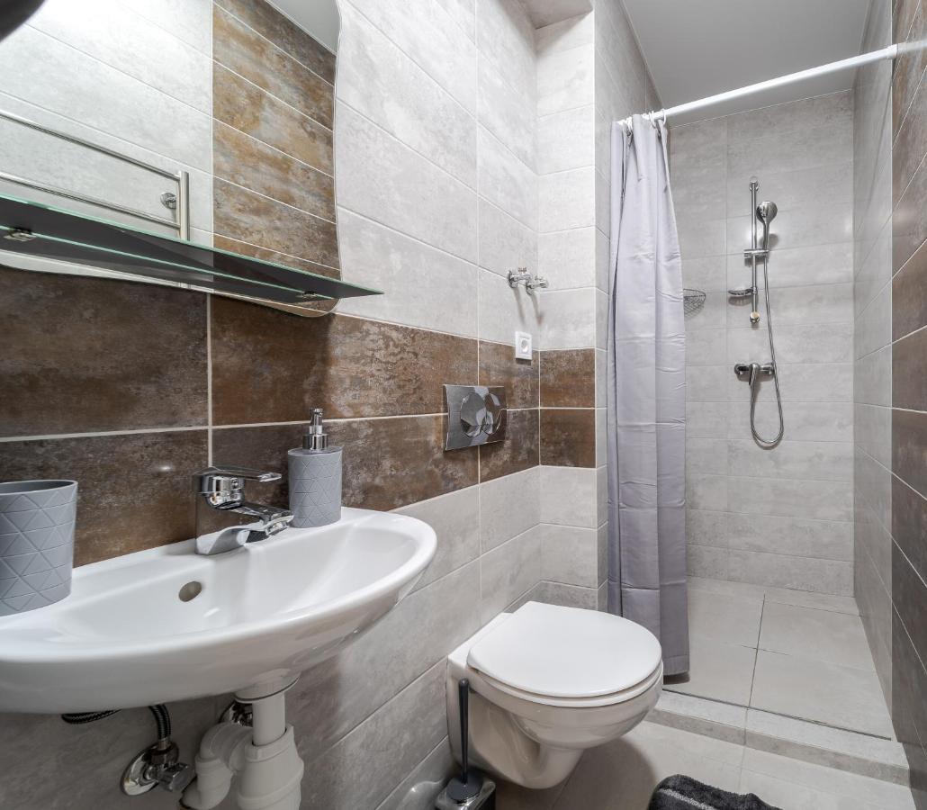 Golden Violin ! Apartments Lviv S ภายนอก รูปภาพ
