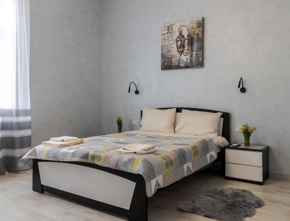 Golden Violin ! Apartments Lviv S ภายนอก รูปภาพ